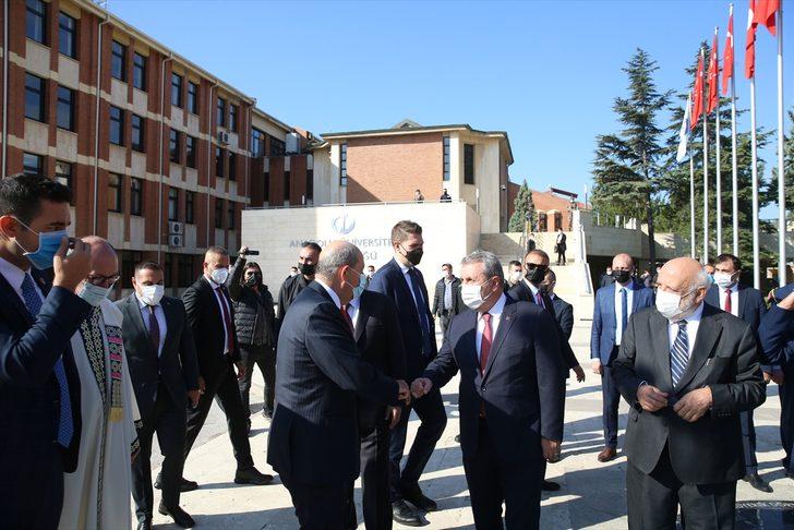 KKTC Cumhurbaşkanı Tatar'a Eskişehir'de "fahri doktora" unvanı verildi G1