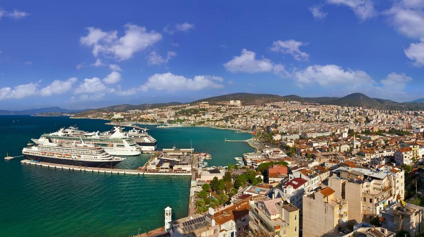 Eşcinseller yeniden Kuşadası'nda