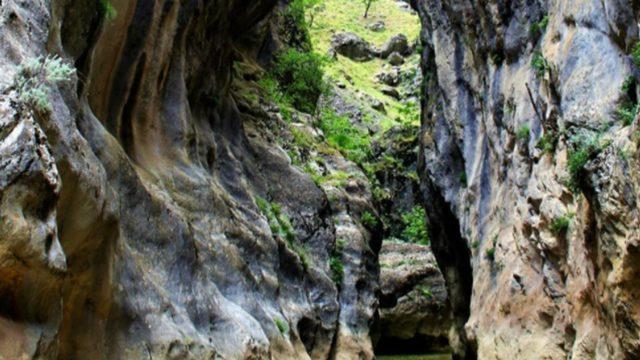 Büyüleyici bir rota! Hançer Kanyonu görenleri kendisine hayran bırakıyor 
