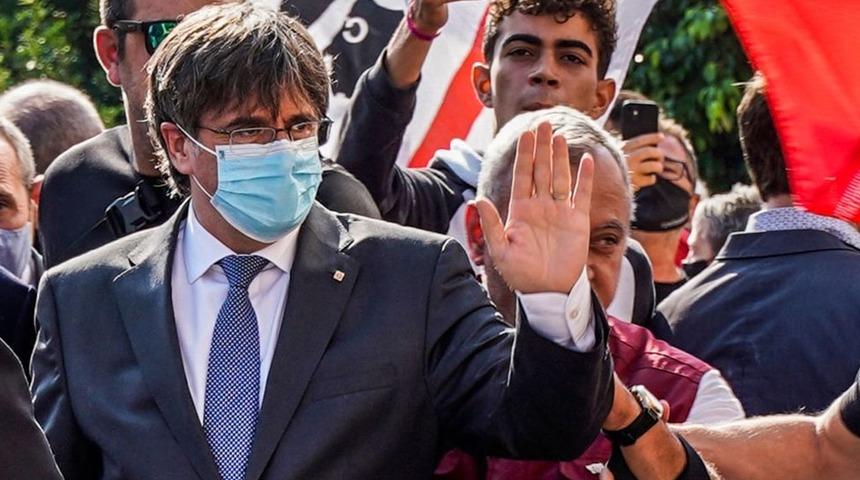 İtalyan mahkemesi, Katalan lider Puigdemont'un İspanya'ya iade kararını erteledi