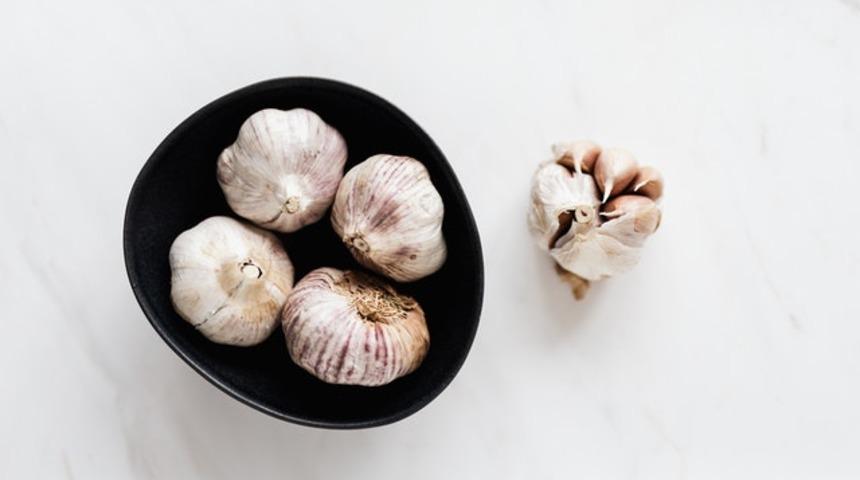 Böyle saklamazsanız bütün vitamini ve faydası yok olabilir! Sarımsağı saklamanın 5 farklı yolu