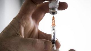 BioNTech aşısının etkinliği ne zaman düşüyor? Dikkat çeken araştırma