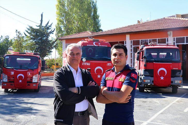 Babasının emekli olduğu itfaiyede alevlerle mücadele ediyor G1