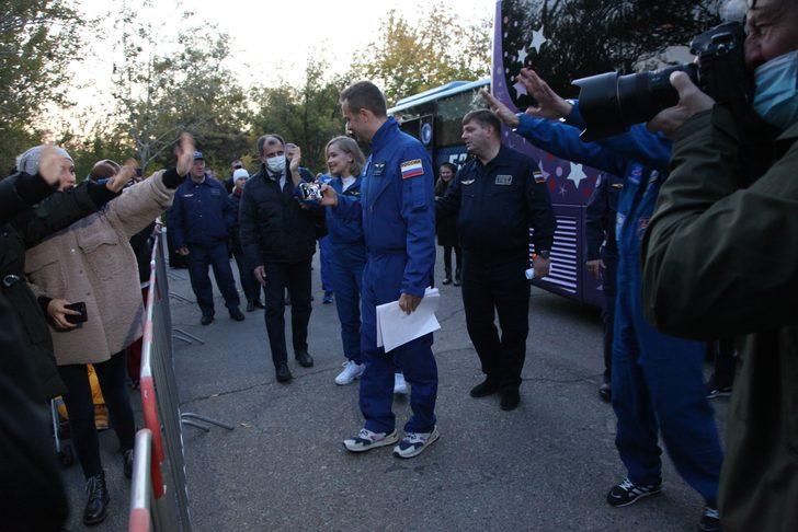 Rus yönetmen ve oyuncu uzaydaki ilk film için yola çıktı G2