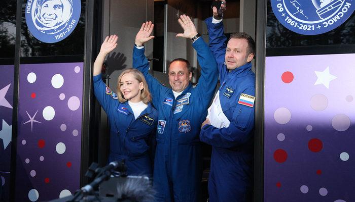Rus yönetmen ve oyuncu uzaydaki ilk film için yola çıktı