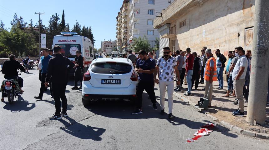 Kilis'te otomobille motosikletin çarpışması sonucu 2 kişi ağır yaralandı