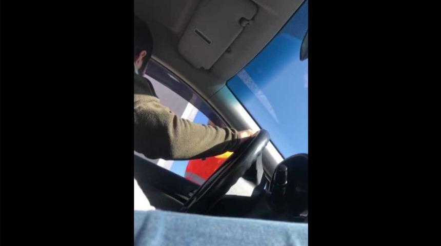 Değnek&ccedil;iler polise denk gelince yakayı ele verdi! Pazarlık yaptılar