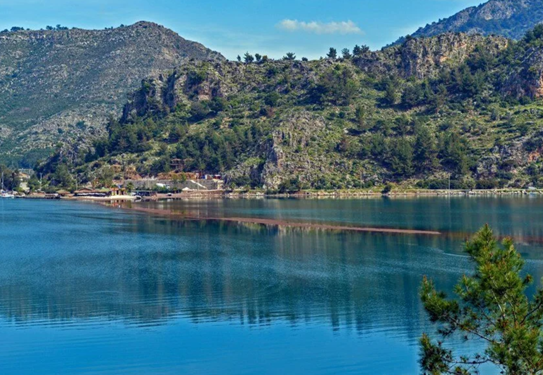 G&ouml;rmeden d&ouml;nm&uuml;yorlar! İngiliz turistlerin yeni g&ouml;zdesi Kızkumu Plajı oldu