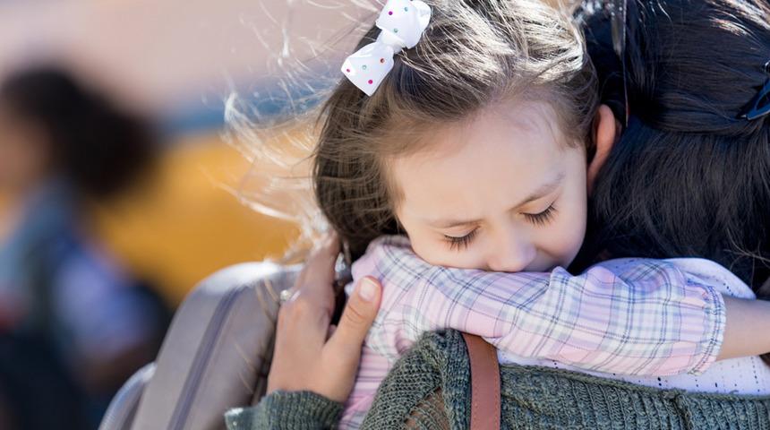 Çocuklarda anne bağımlılığı okul fobisine neden olabilir!