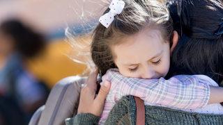 Çocuklarda anne bağımlılığı okul fobisine neden olabilir!