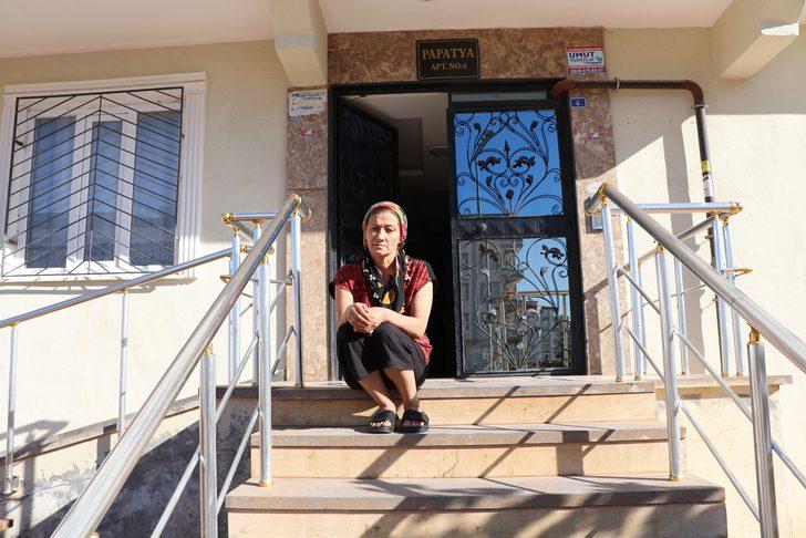 Eşi tarafından terk edildi, 8 ay elektriksiz yaşadığı evden kirayı ödeyemediği için atıldı G4