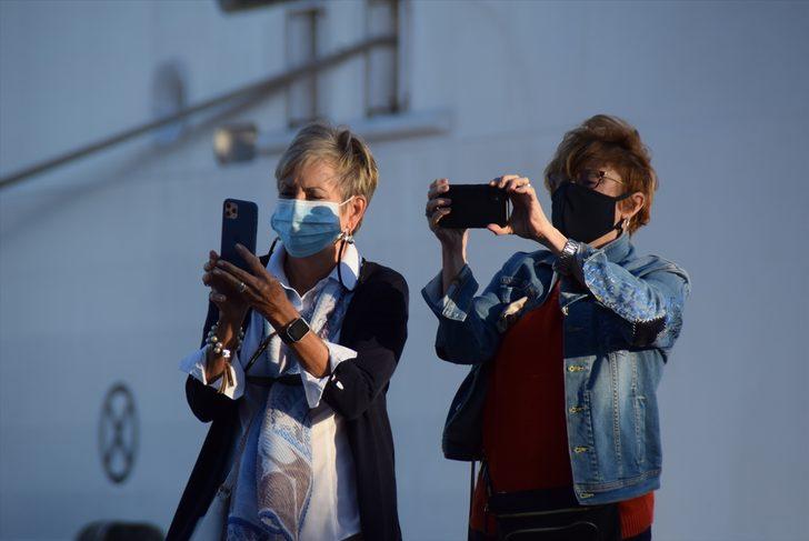 Kuşadası'na Yunanistan üzerinden lüks kruvaziyerle, 482 turist geldi G3