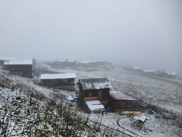 Rize'nin yüksek kesimlerinde kar yağışı etkili oldu G5