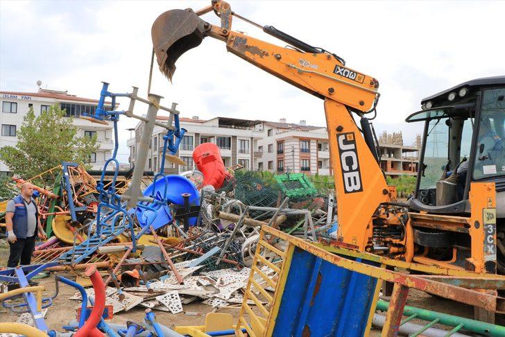 Çiftlikköy Belediyesi, atıkları parklar için oyun gruplarına dönüştürüyor G3