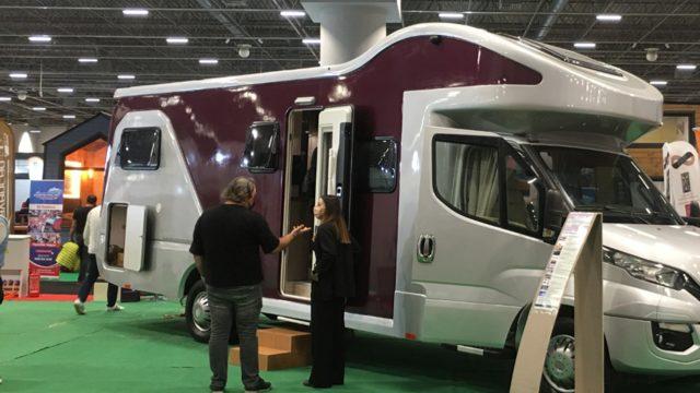 Doğayla iç içe olmak isteyenler karavan fuarında buluştu! Özel tasarım karavan dikkatleri çekti