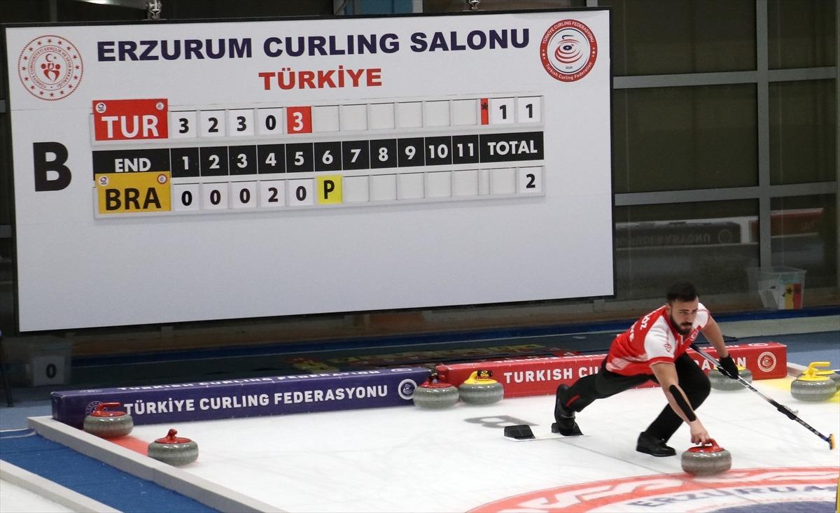 Curlingde 2022 Kış Olimpiyat Oyunları &ouml;n eleme m&uuml;sabakaları s&uuml;r&uuml;yor