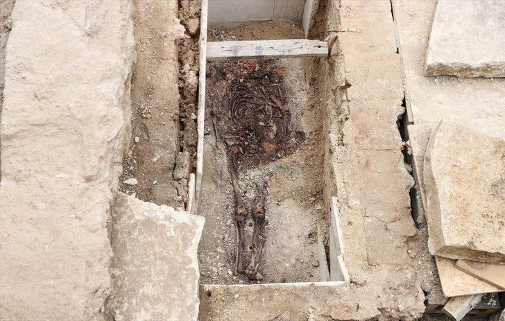 Kazlıçeşme Arkeolojik Kazı Alanı'nda lahit ve sandık tipi mezar bulundu G3