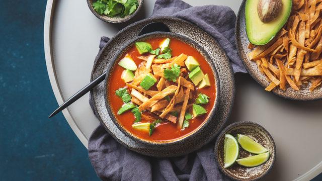 Sopa de tortilla nasıl yapılır? Sopa de tortilla malzemeleri neler?