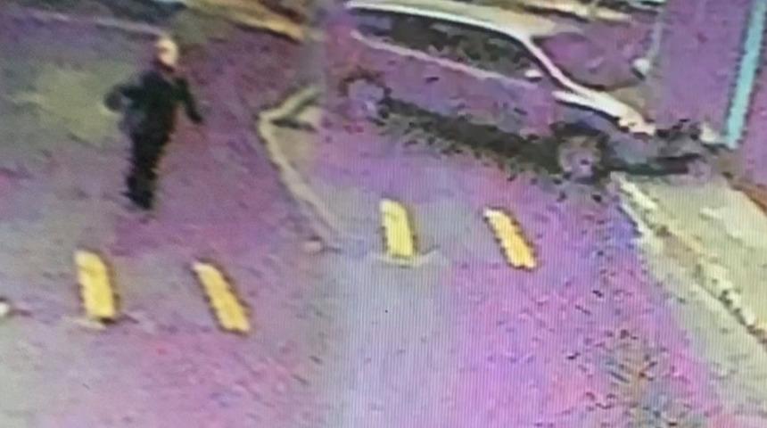 Fren yerine gaza basınca... Ölümden saniyelerle kurtuldu!