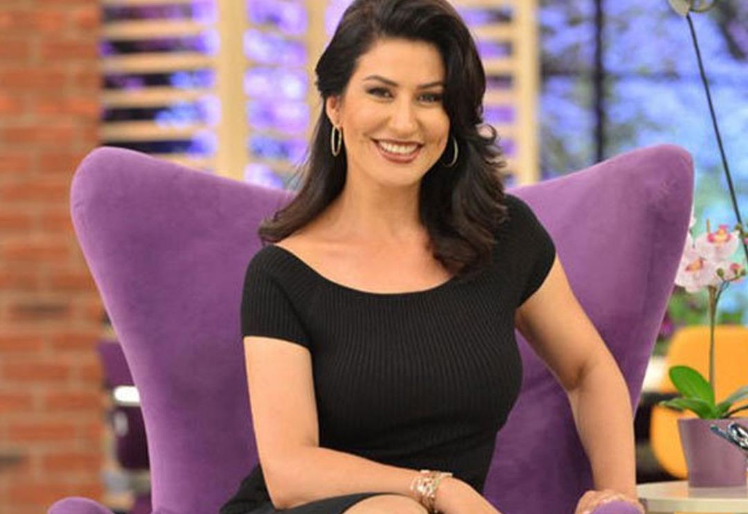 İclal Aydın g&ouml;zlerden uzak b&uuml;y&uuml;tt&uuml;ğ&uuml; kızı Lal'i paylaştı