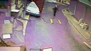 İstanbul’da feci kaza! Otomobil depoya daldı, kadın ölümden kıl payı kurtuldu