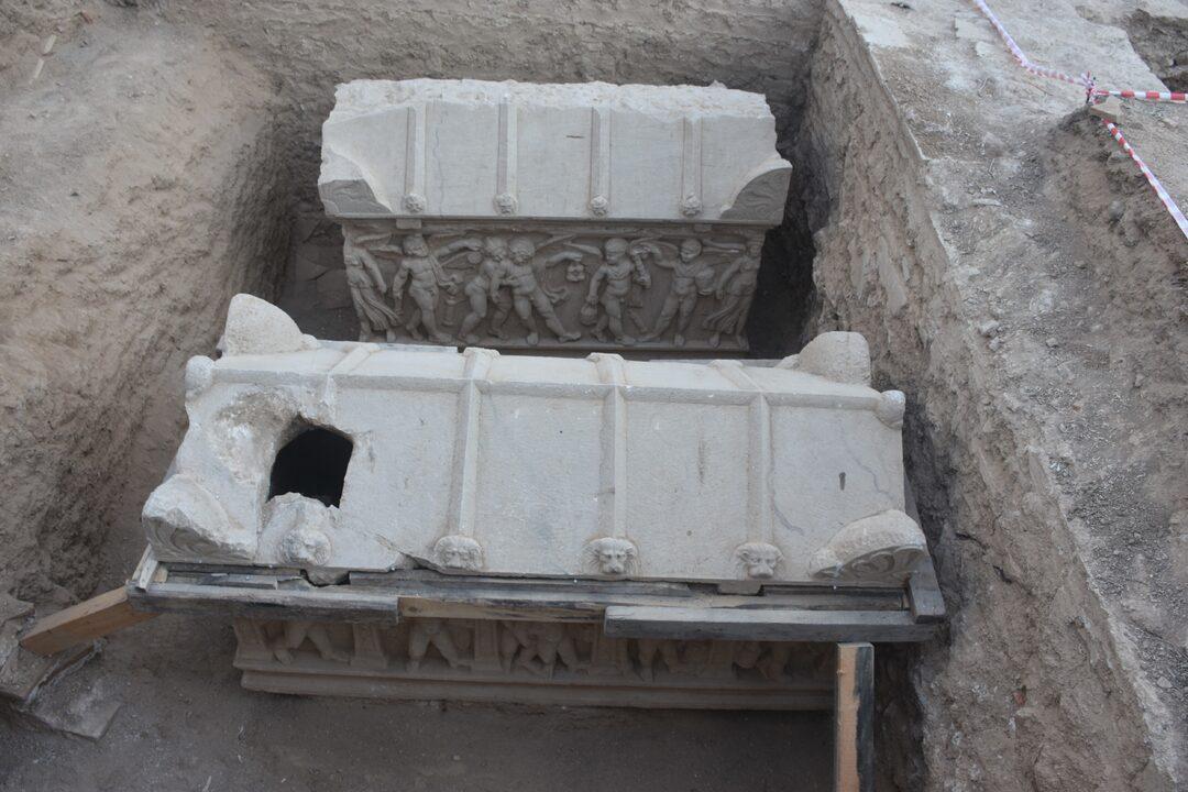 ALANDA BULUNAN LAHİTLER