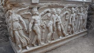 Arkeologları şok eden keşif! İznik'te lahitler ve bazilika bulundu