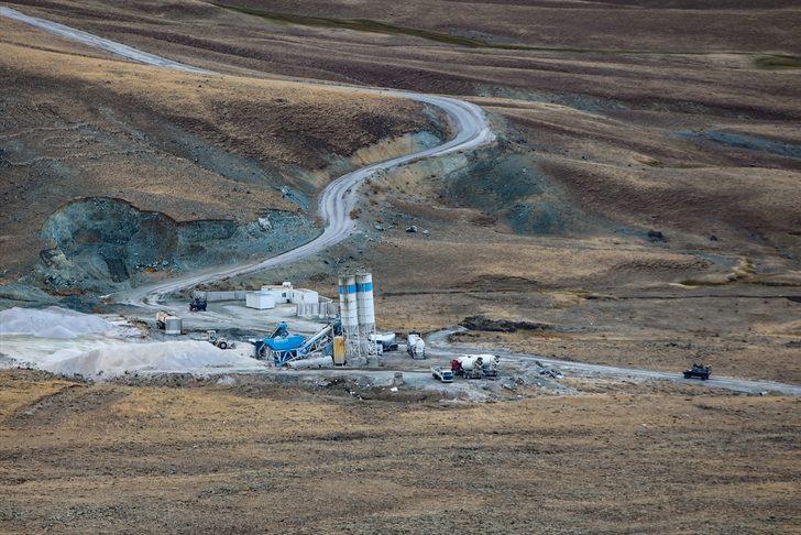 Van-İran sınırındaki güvenlik duvarının 20 kilometrelik kısmı tamamlandı G3