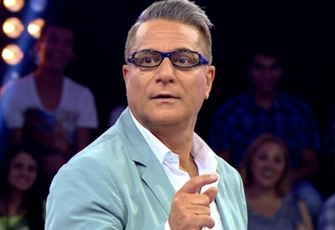 Sevgilisiyle &ccedil;ıplak poz bile vermiş! İşte Mehmet Ali Erbil'in ağızları a&ccedil;ık bırakan aşk listesi