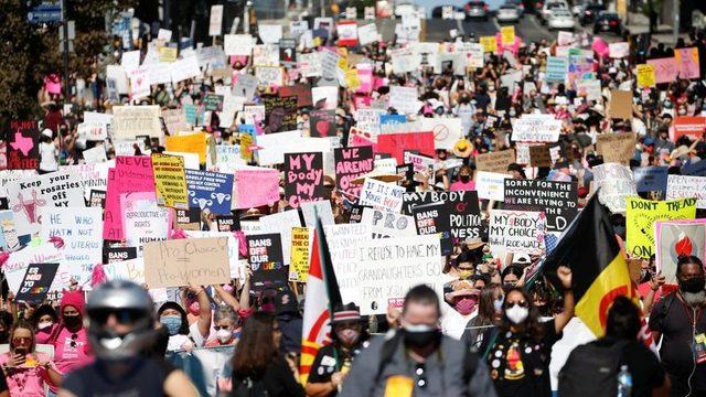 ABD'de kürtaj hakkına destek verenlerin Los Angeles'ta düzenlediği gösteri