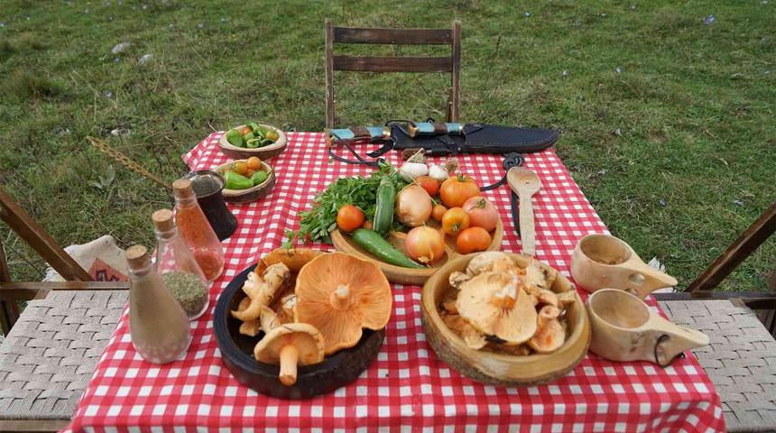 Ormanlık alandan topladıkları mantarı yiyen 5 kişilik aile zehirlendi