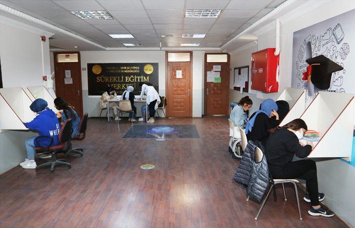 Van'da 647 öğrenci ücret ödemeden kurs ortamında üniversiteye hazırlanıyor G2