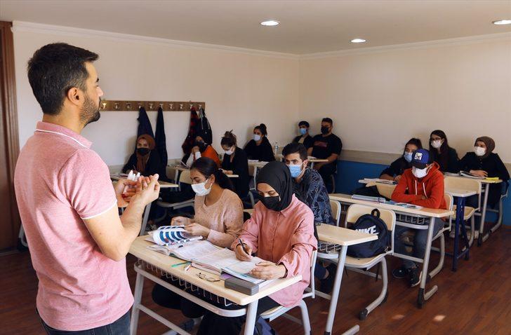 Van'da 647 öğrenci ücret ödemeden kurs ortamında üniversiteye hazırlanıyor G3