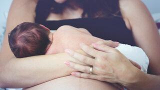 Hamileyken bebek emzirilir mi?