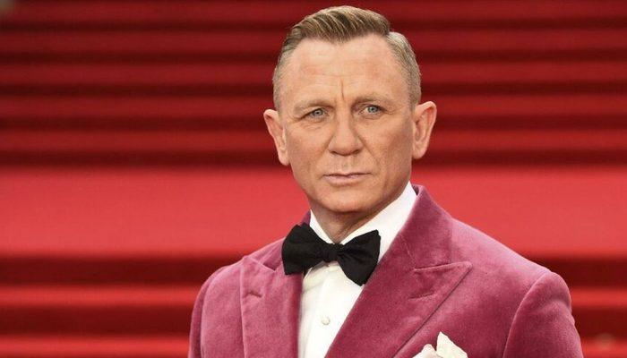 Hollywood’un sevilen oyuncusu Daniel Craig’in ismi Şöhretler Kaldırımı’nda yıldız oldu