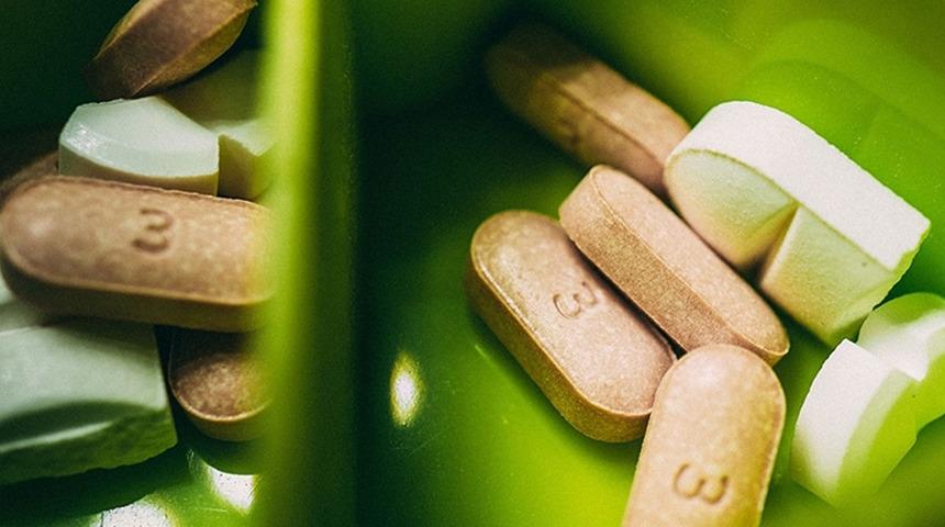 Koronavirüs ilacını maliyetinin 40 katına satmak istiyor! Eleştirilerin hedefi oldu