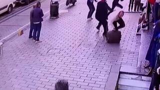 Güpegündüz gasp dehşeti! 3 milyon dolar taşıyan kardeşler neye uğradığını şaşırdı