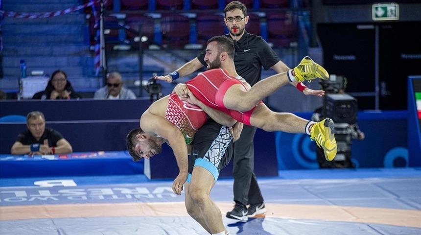 Milli güreşçi Burhan Akbudak, Dünya Şampiyonası'nda finale yükseldi
