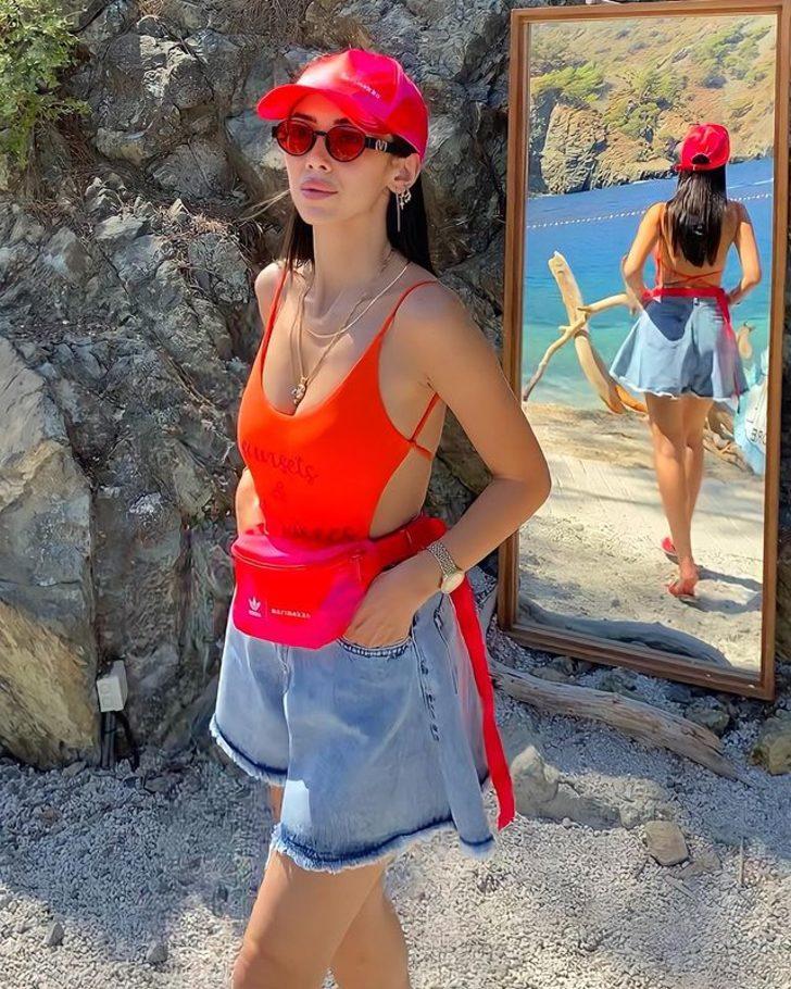 Kadıköy-Moda tramvayının makinisti Burcu Kasap güzelliğiyle dikkat çekti!  G4