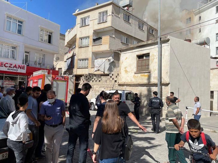 GÜNCELLEME - Kilis'te atık kağıt deposunda çıkan yangın kontrol altına alındı G3