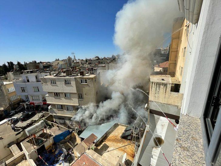GÜNCELLEME - Kilis'te atık kağıt deposunda çıkan yangın kontrol altına alındı G1
