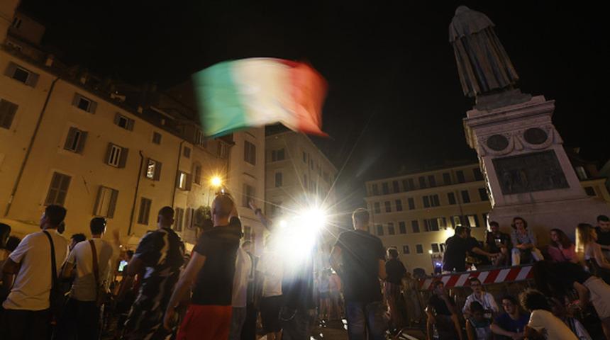 Covid: İtalya'da gece kulüpleri bir buçuk yıl sonra yeniden açılıyor