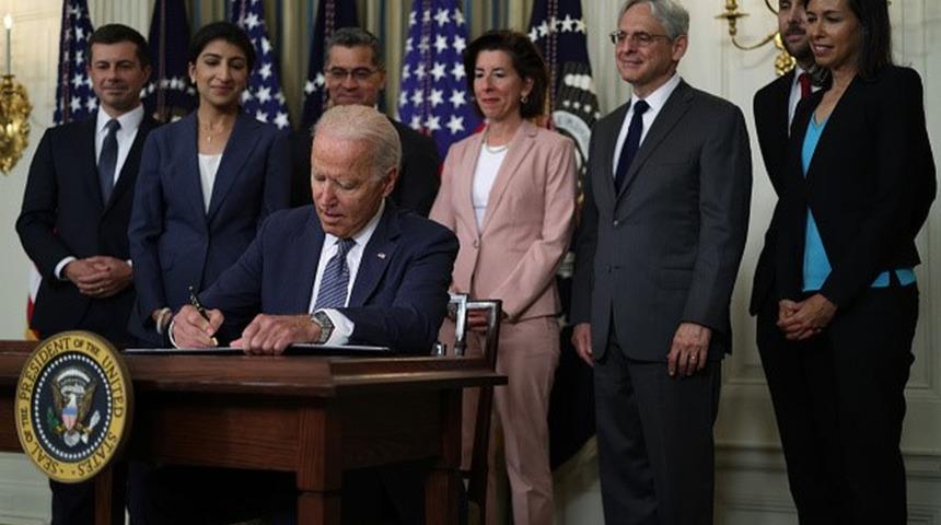 Biden'dan T&uuml;rkiye'ye sert eleştiri i&ccedil;eren kararname: T&uuml;rkiye'nin Suriye'deki eylemleri IŞİD'e karşı m&uuml;cadeleye sekte vuruyor