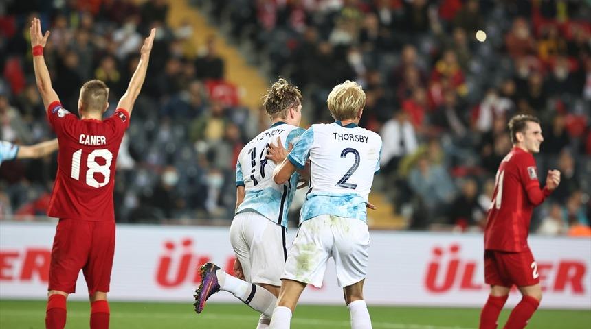 Kadıköy'de maç sonu şok! İsyan ettiler...