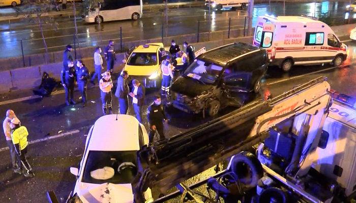 Kadıköy'de sabaha karşı zincirleme kaza: 4 yaralı