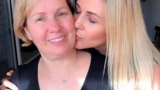 Anne acısıyla sarsılan Emine Ün hüzünlendirdi! 