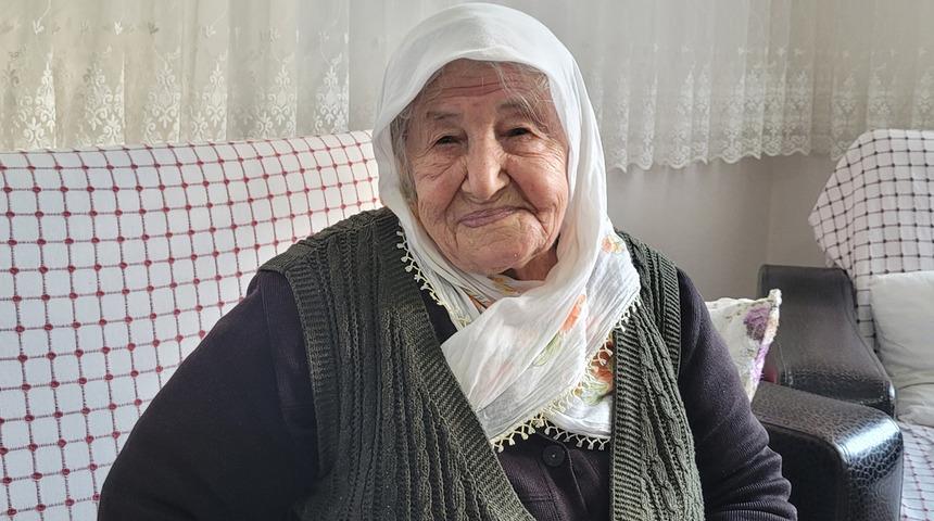 106 yaşında koronavirüsü yendi, "Sağlığımı aşıya borçluyum" dedi