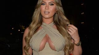 Aşk Adası'nın yıldızı Belle Hassan dekoltesiyle şaşkına çevirdi