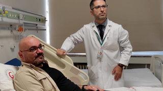 Koronavirüs korkusuyla hastaneye gitmeyen bel fıtığı hastası felç oldu