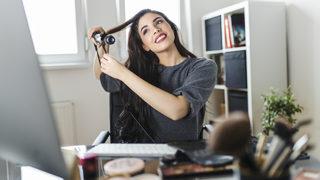 Sizi kuaför masrafından kurtaracak en iyi saç maşası çeşitleri